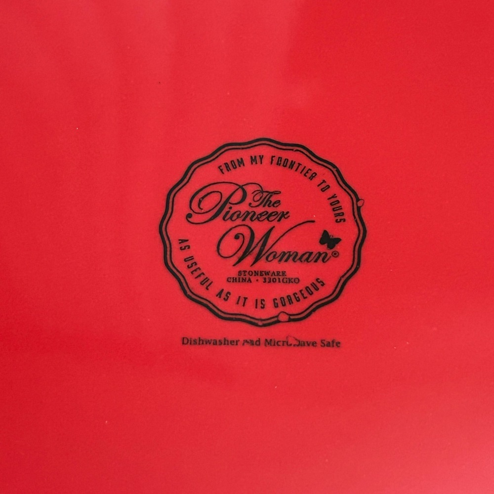 Pioneer Woman Plates Set of 3 Red Embossed‎ Cowgirl Lace Scalloped - Picture 4 of 10
